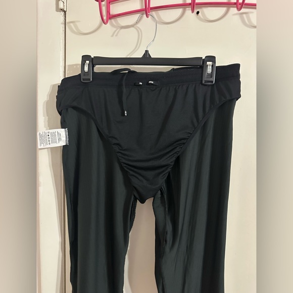 Nike Dri-FIT Swift Men’s Running Tights Black with Pocket Detail - Picture 9 of 10